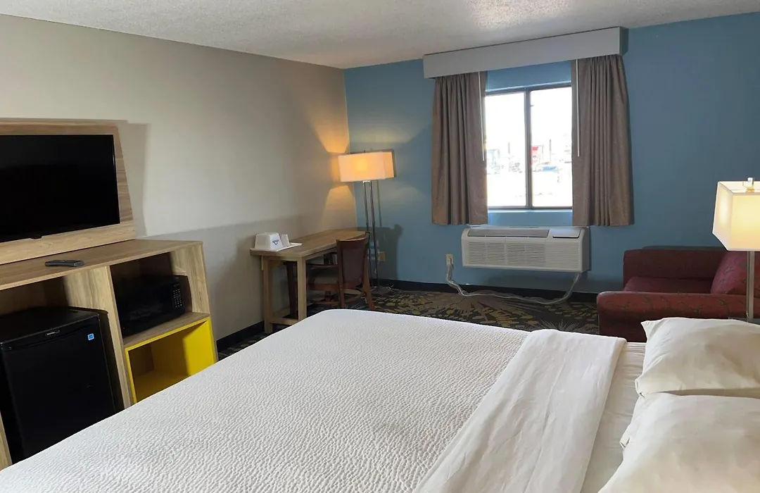 Days Inn By Wyndham Salina I-70-1