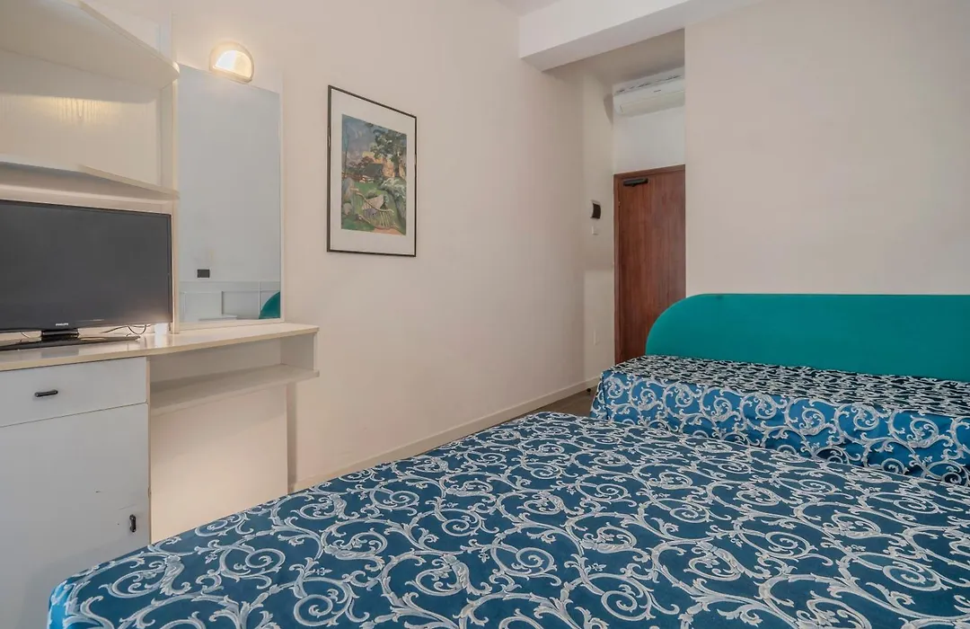 Hotel 2000-1