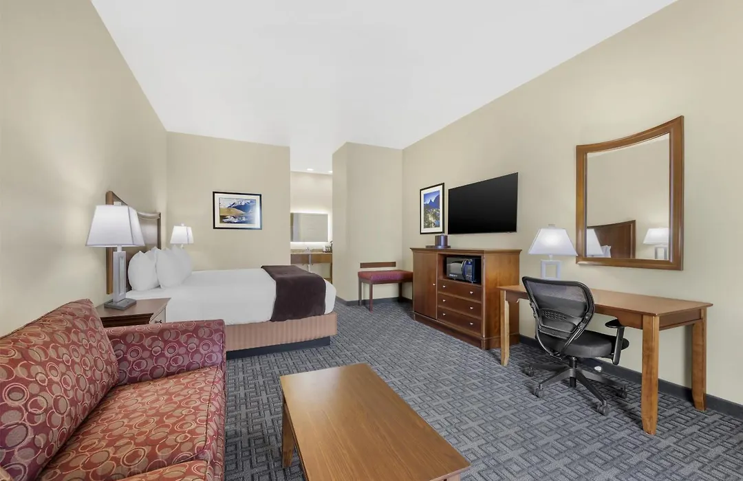 Best Western Plus Swiss Chalet Hotel & Suites-1
