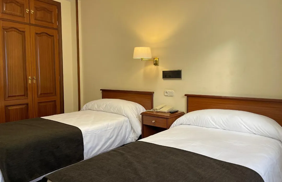 Hotel Capital de Galicia-1