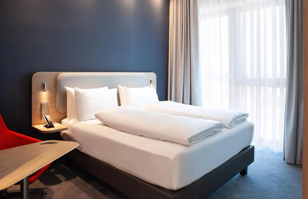 Holiday Inn Express - Saarbrücken, an IHG Hotel-1