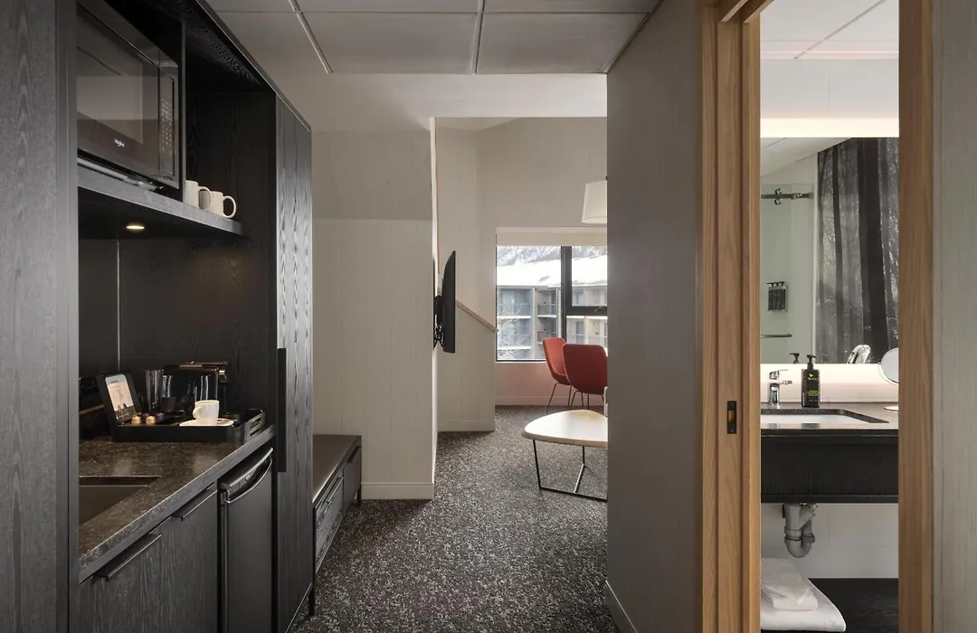 Peaks Hotel And Suites-1