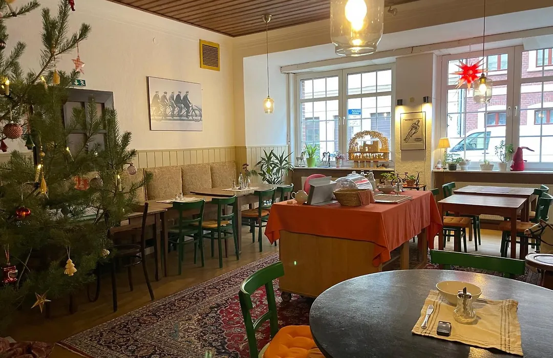 Pension Central - Ihre Fahrradfreundliche Unterkunft in der Altstadt-1
