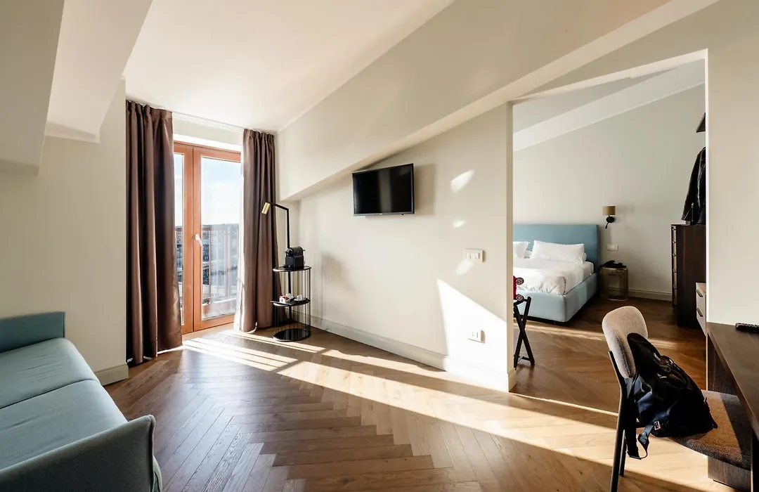Hotel Carlton-1