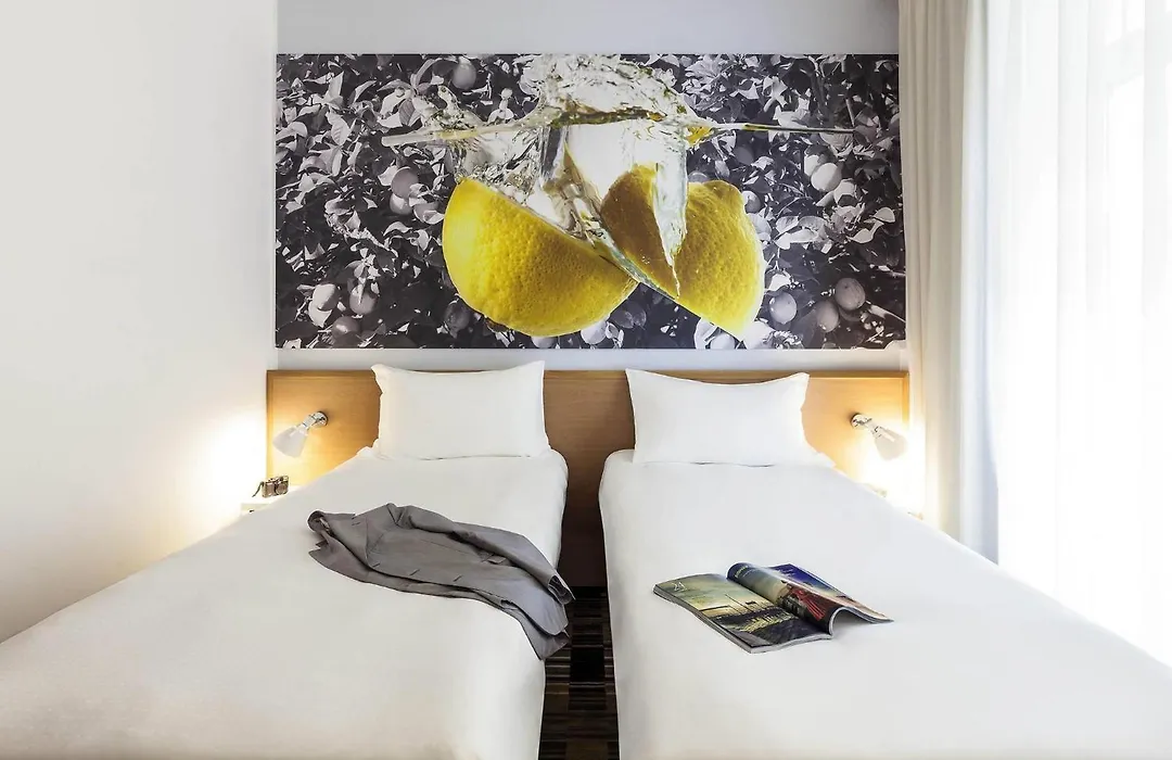 Ibis Styles Napoli Garibaldi-1