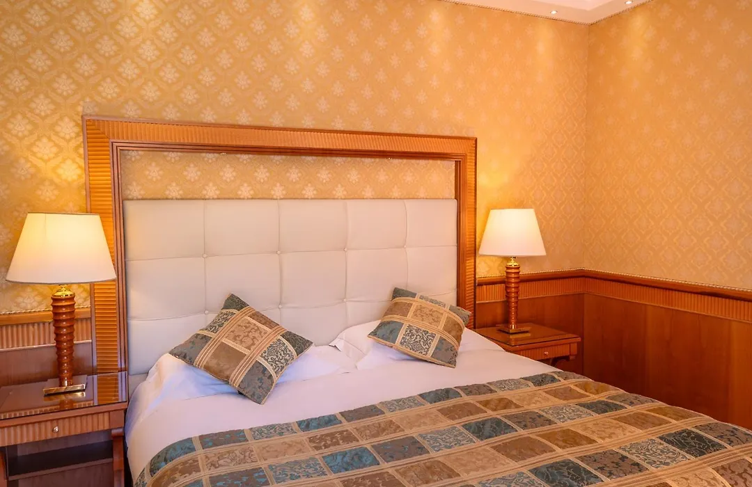Grand Hotel Dino-1