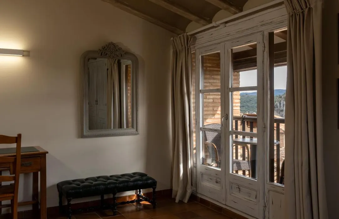 Hotel Villa de Alquézar-1