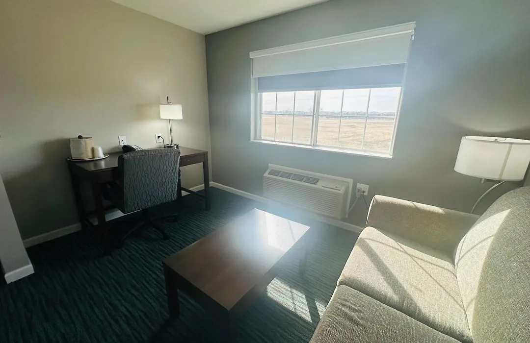 Bridgepointe Inn & Suites By Bphotels, Lincoln I-80 & 27Th St-1