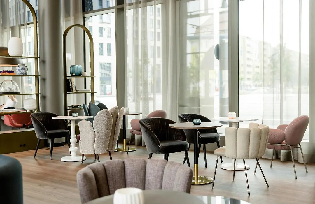 Motel One Dresden am Zwinger-1