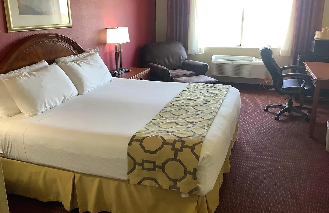 Baymont Inn & Suites By Wyndham Holbrook-1