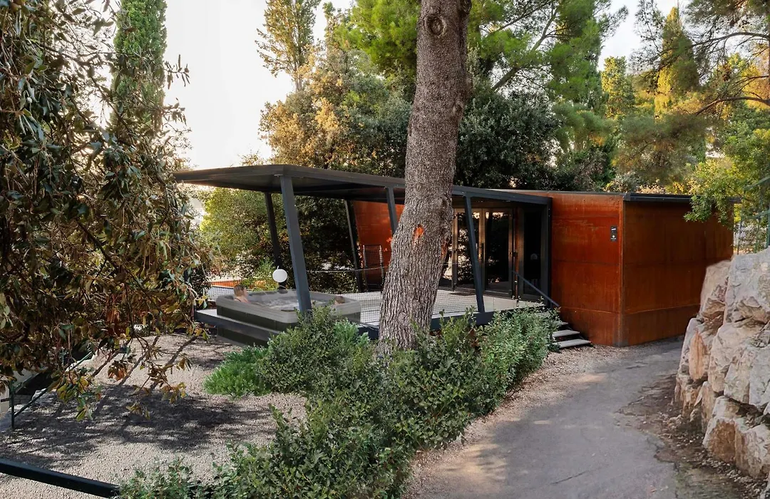 Porton Nature Hideouts-1