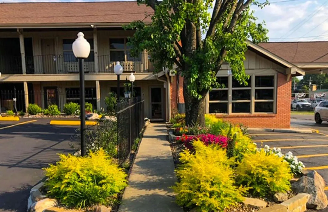 Charles Wesley Motor Lodge Downtown Broken Bow- Hochatown-1