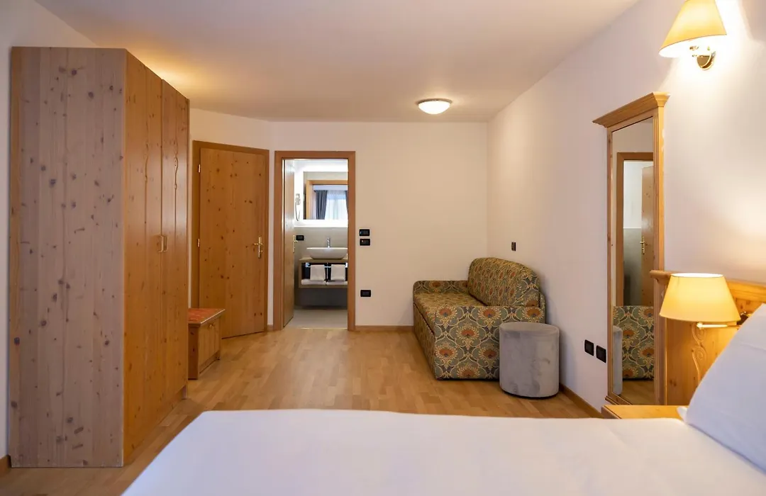 Golf Hotel-1