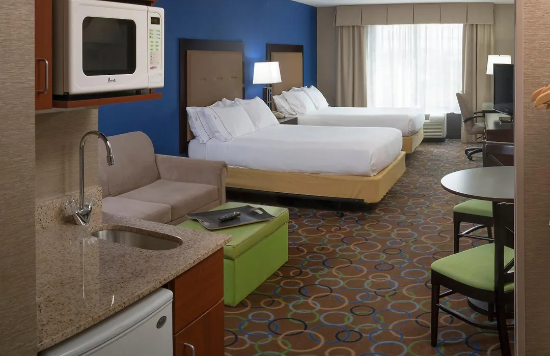 Holiday Inn Express Hotel & Suites Manchester - Airport By Ihg-1