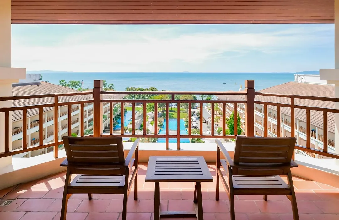 The Heritage Pattaya Beachfront Resort-1
