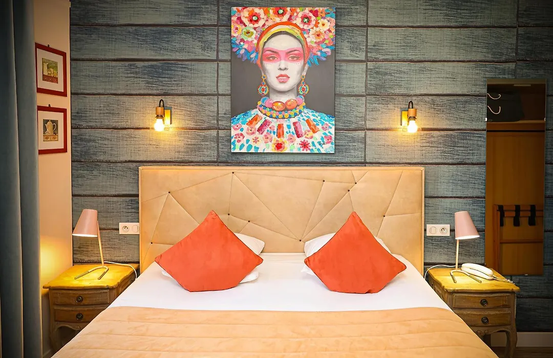 Hotel Les Pasteliers-1