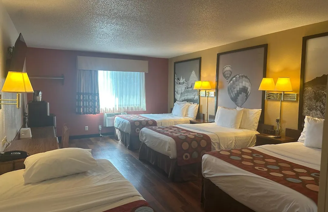 Super 8 By Wyndham Las Vegas-1