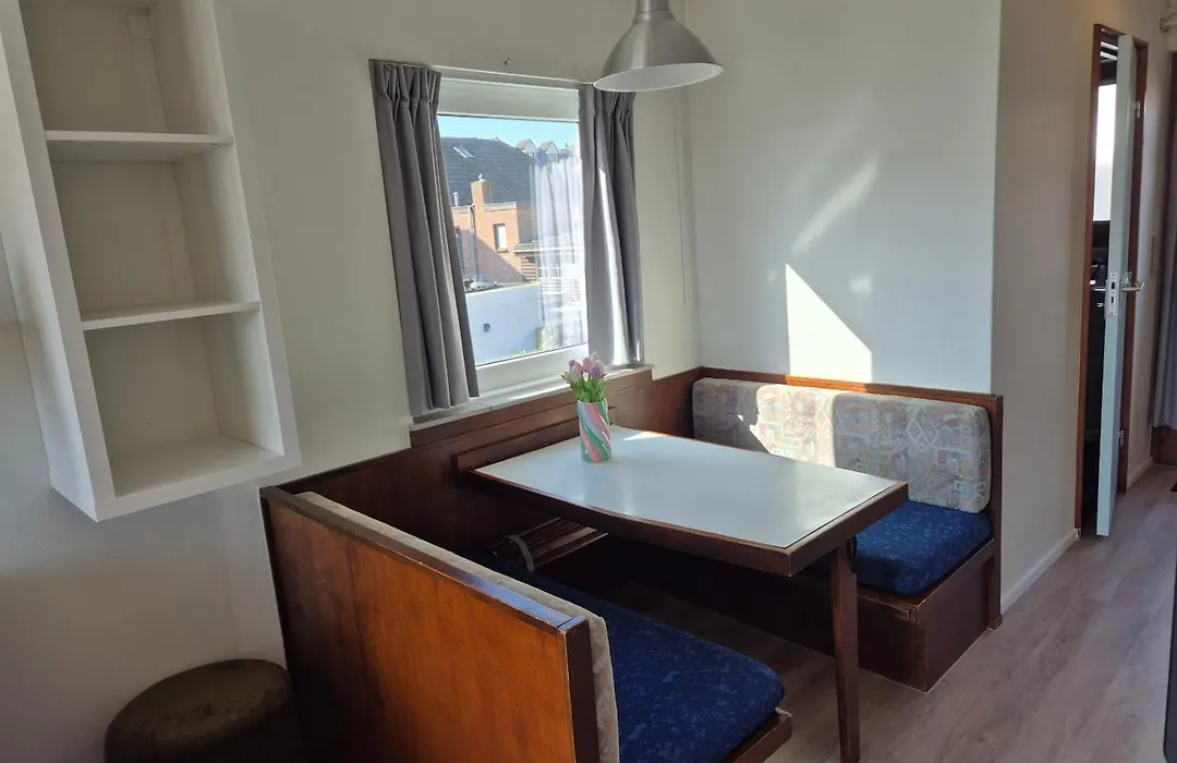 Marx Motel-1