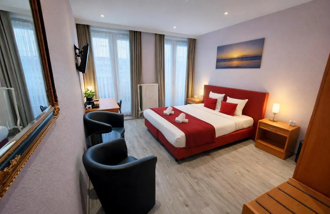 Hotel Cardiff-1
