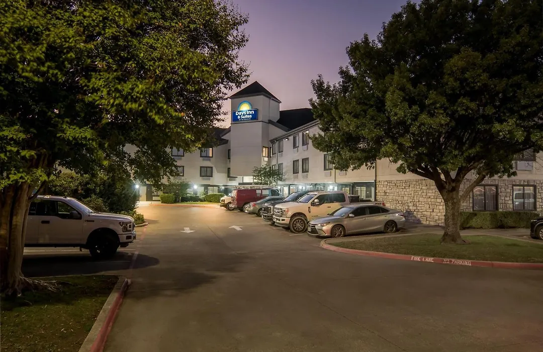 Days Inn & Suites By Wyndham Desoto-1