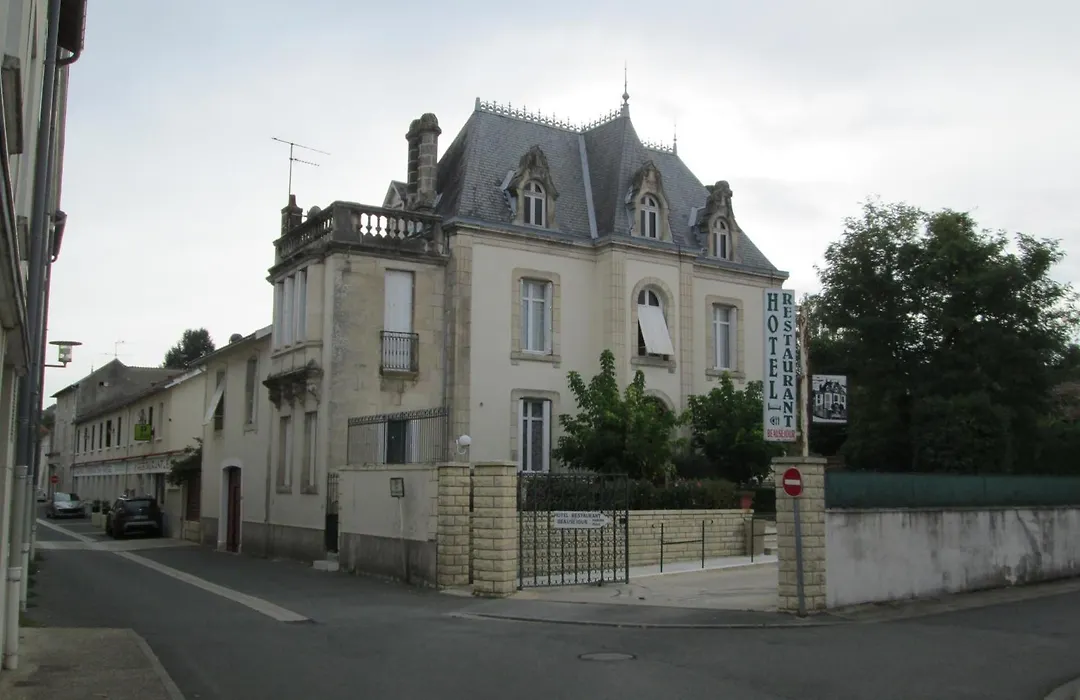 Logis Hôtel Beauséjour-1