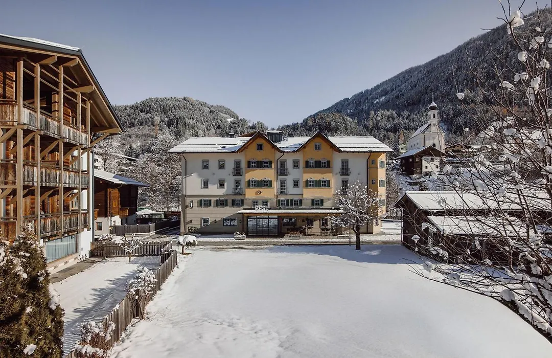 Resl Resort-1