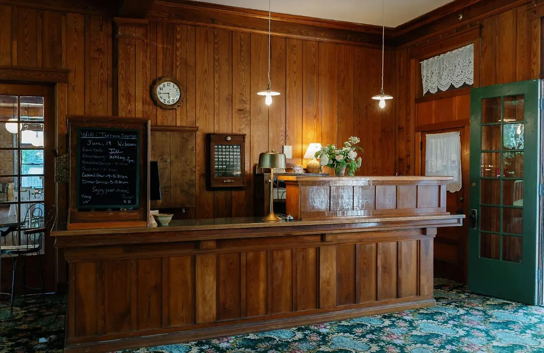 Terrace Inn And 1911 Restaurant-1
