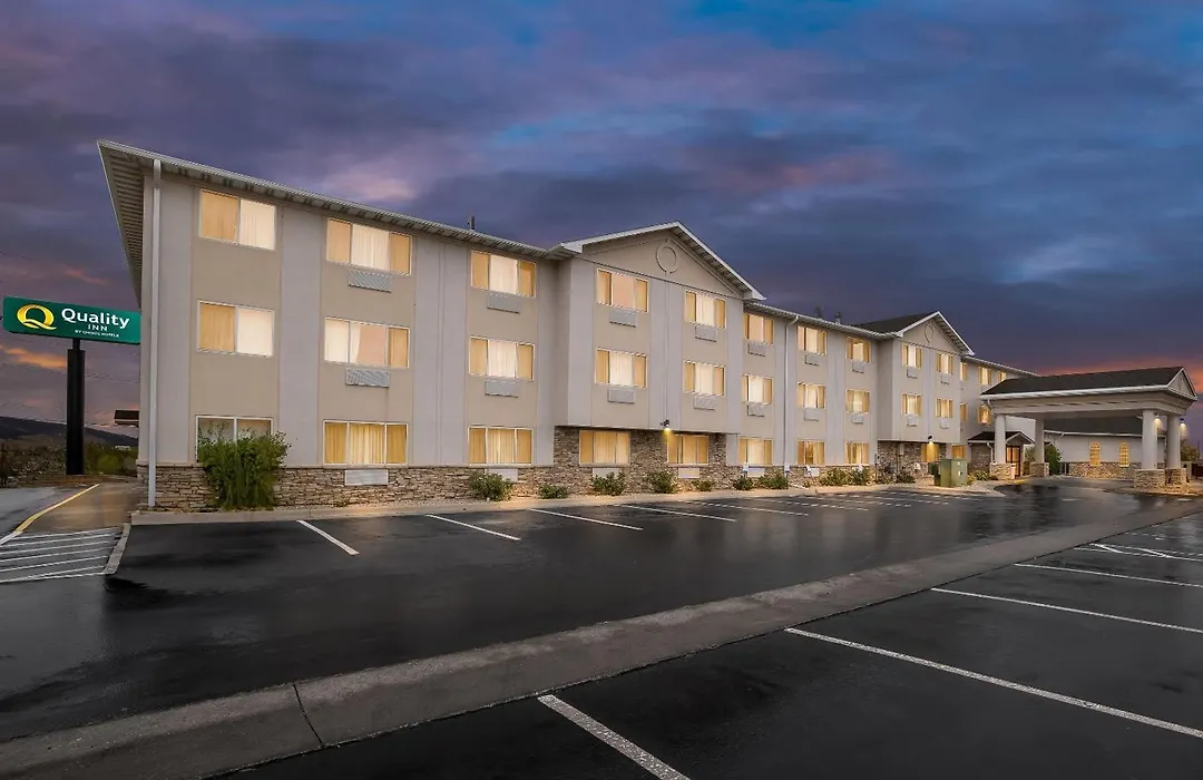Quality Inn Near Monument Health Rapid City Hospital-1