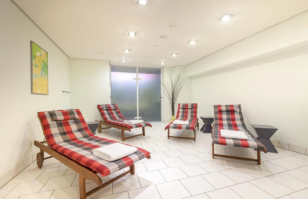 Best Western Premier Grand Hotel Russischer Hof-1