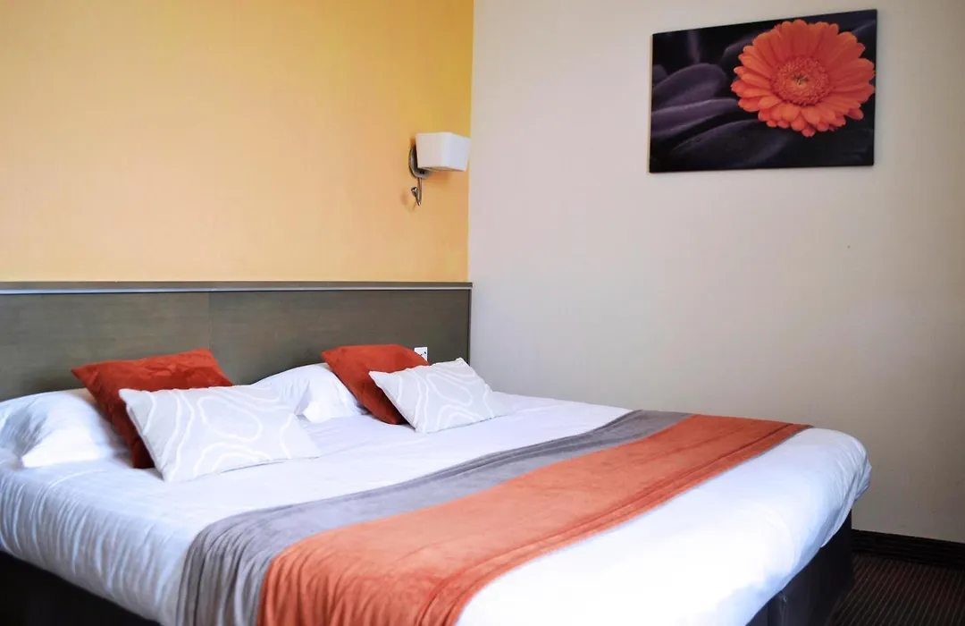Brit Hotel Le Surcouf-1