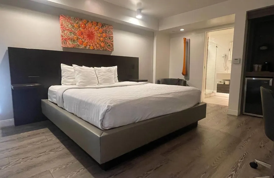 Howard Johnson By Wyndham Tempe University/Phoenix-1