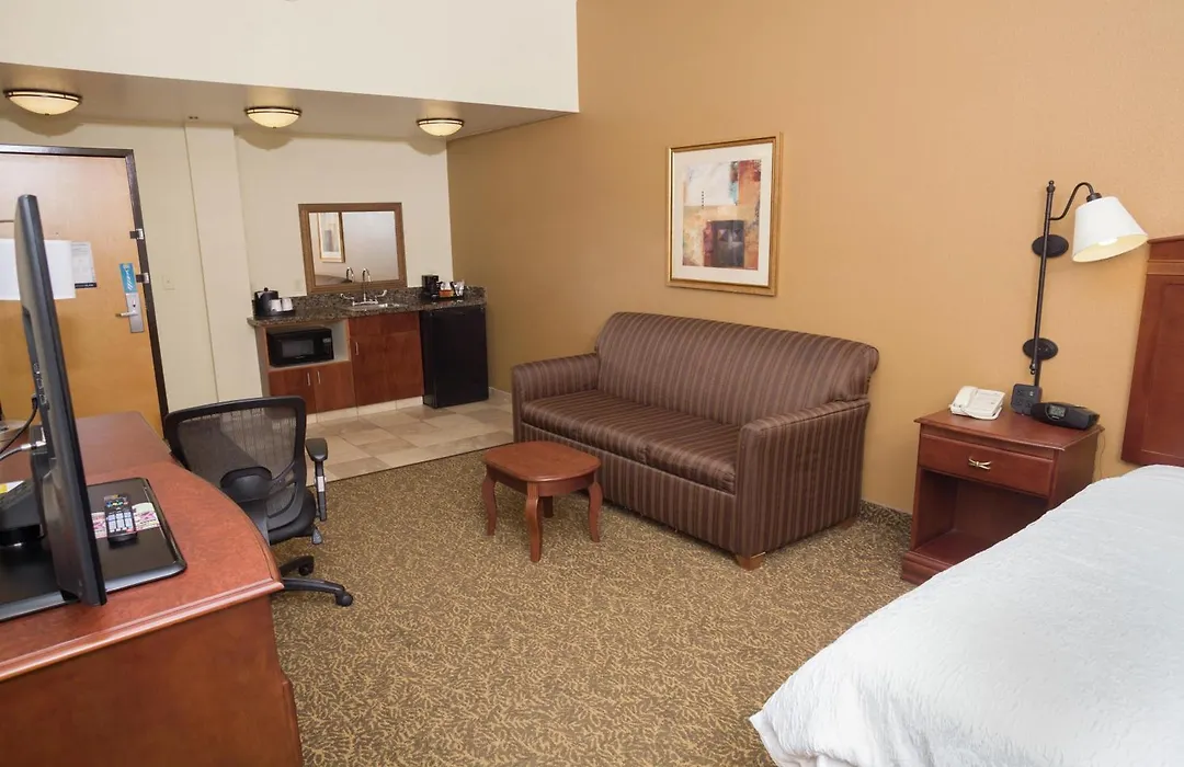 Hampton Inn Oneonta-1
