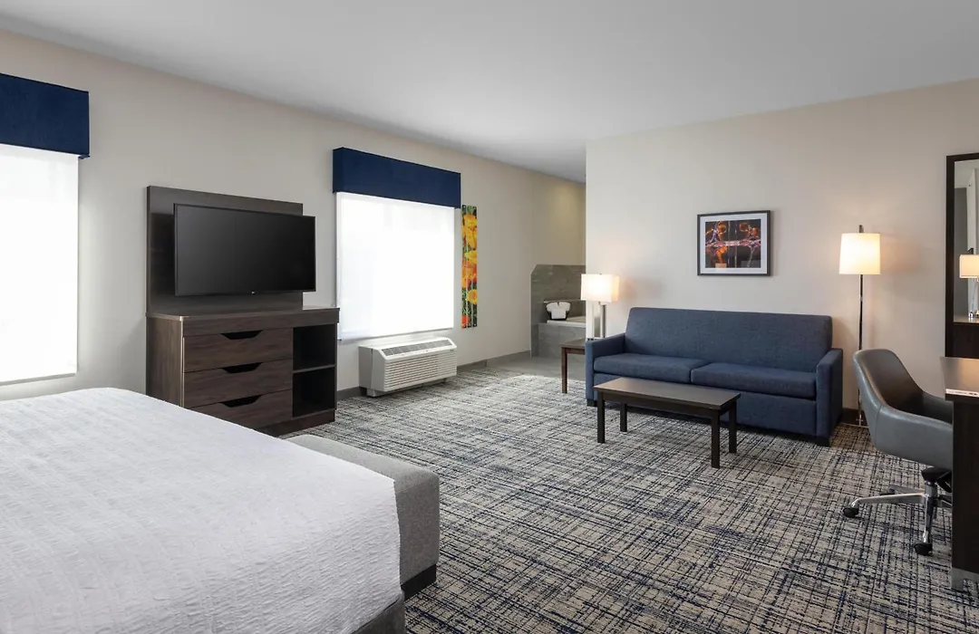 Hampton Inn & Suites Manteca-1