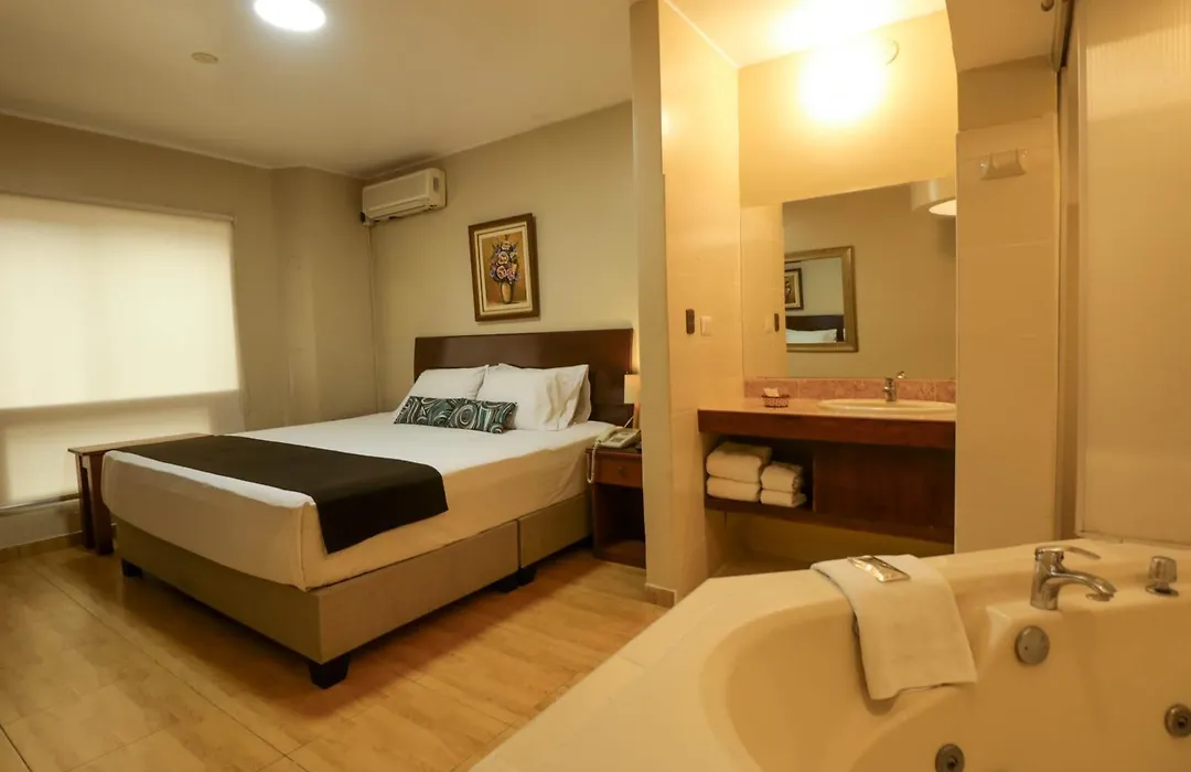 Epiqus Hotel-1