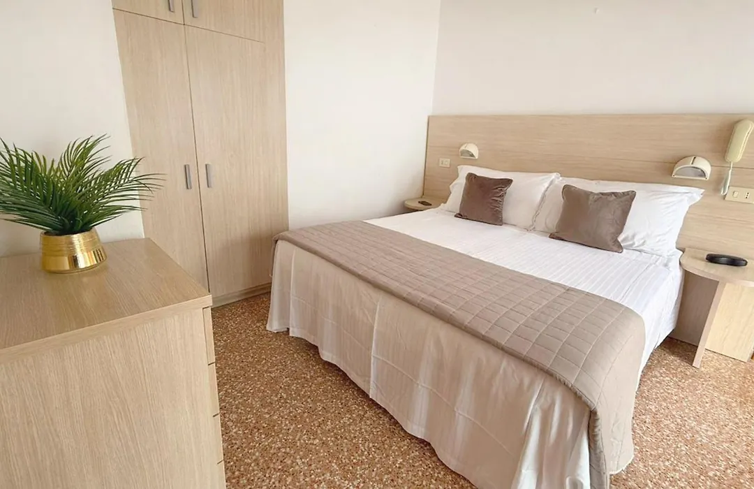 Hotel Silver-1