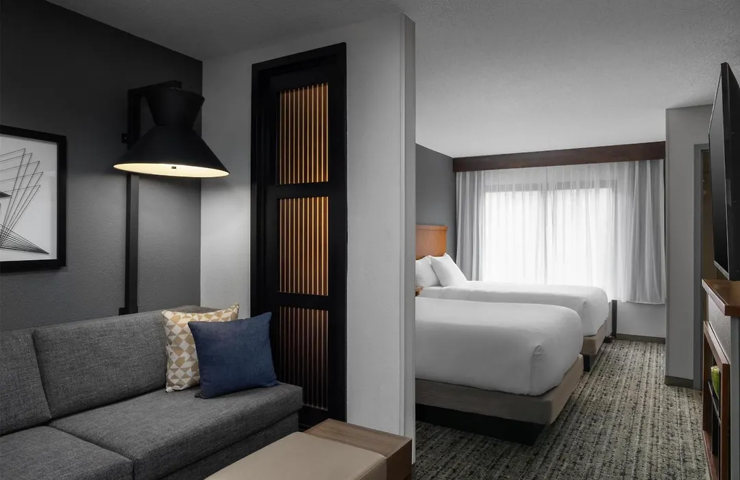 Hyatt Place Indianapolis Airport-1