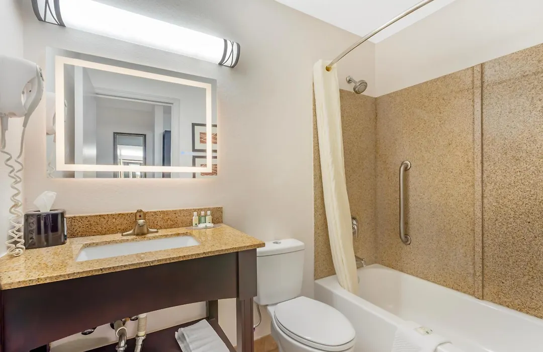 Quality Inn & Suites Chattanooga-East Ridge-1