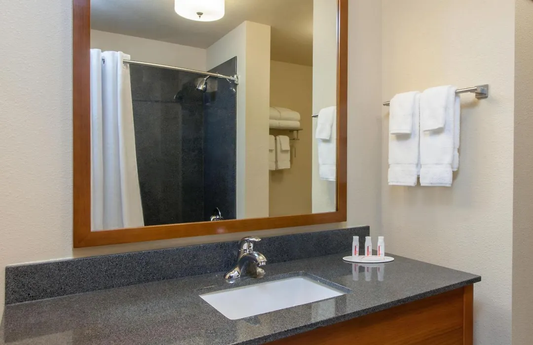 Baymont By Wyndham Grand Forks-1