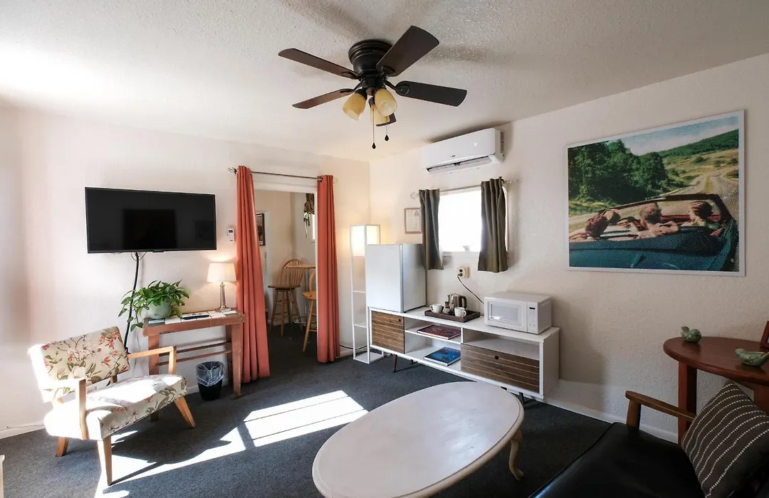 Jonquil Motel-1