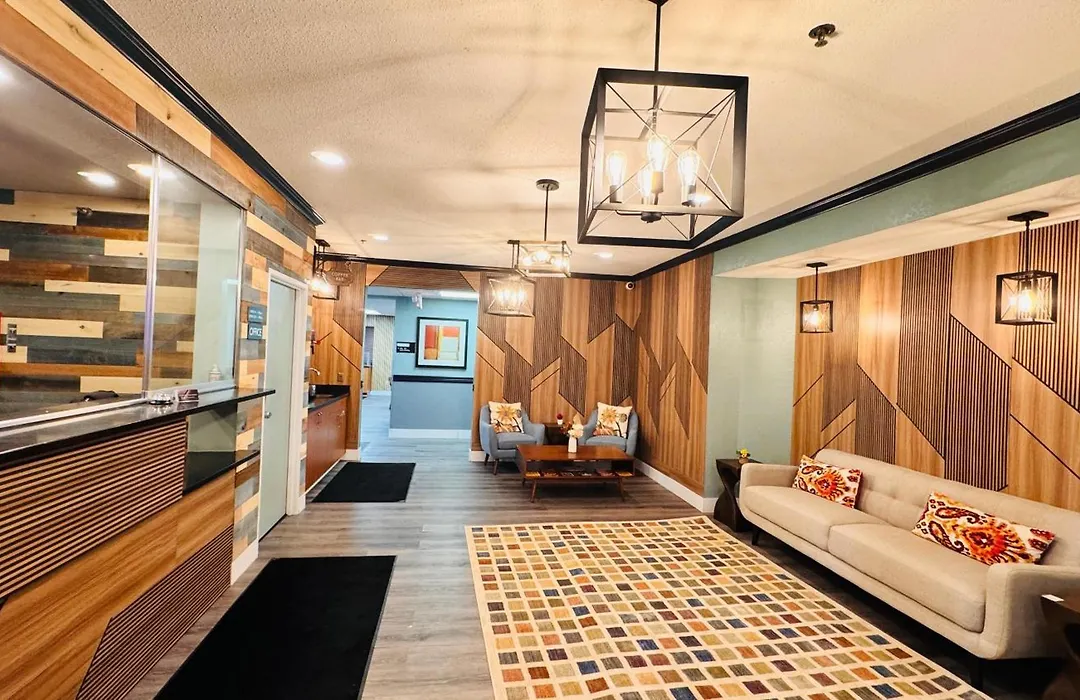 Blaine Town Inn & Suites-1