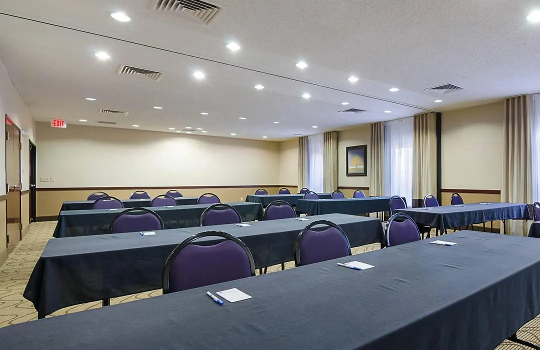 Comfort Inn & Suites Hutchinson-1