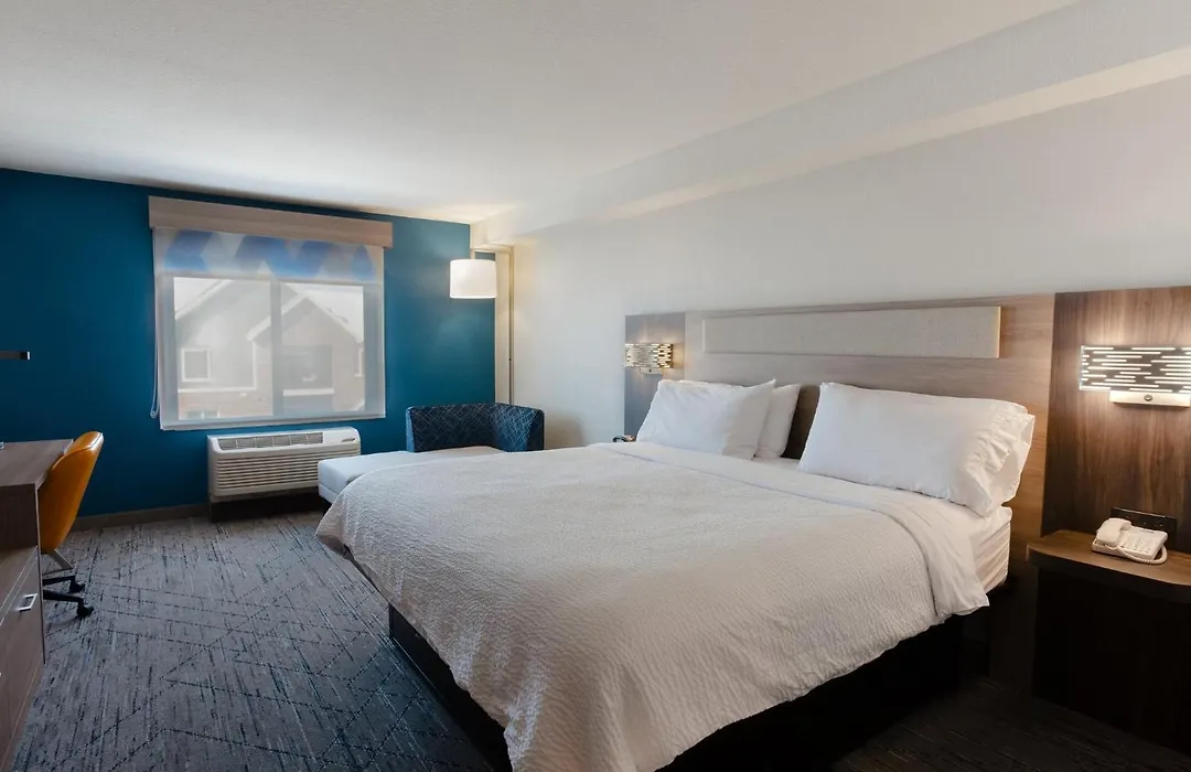 Holiday Inn Express & Suites Logan By Ihg-1