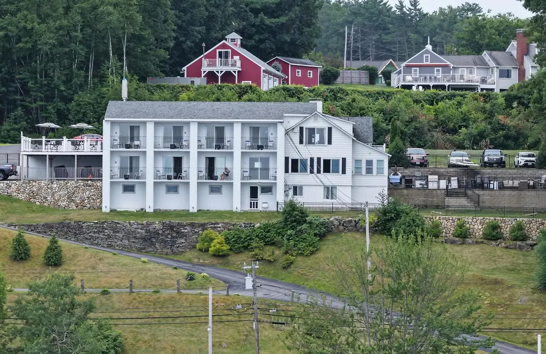 Belknap Point Inn-1