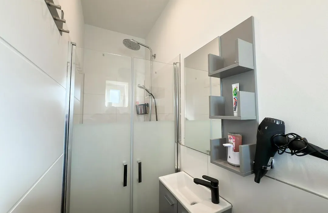CityGlückNms - Direkt am Bahnhof und Einkaufszentrum-1