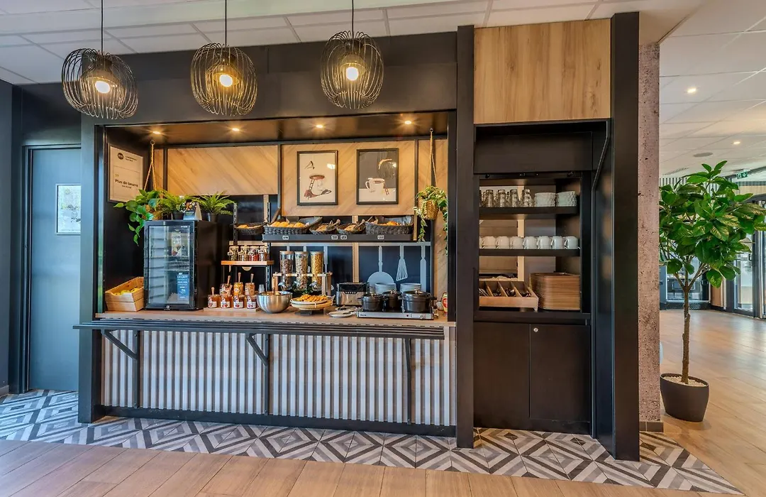 B&B HOTEL Landerneau Bois Noir-1