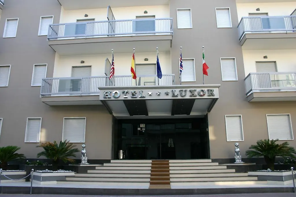 Hotel Luxor-1