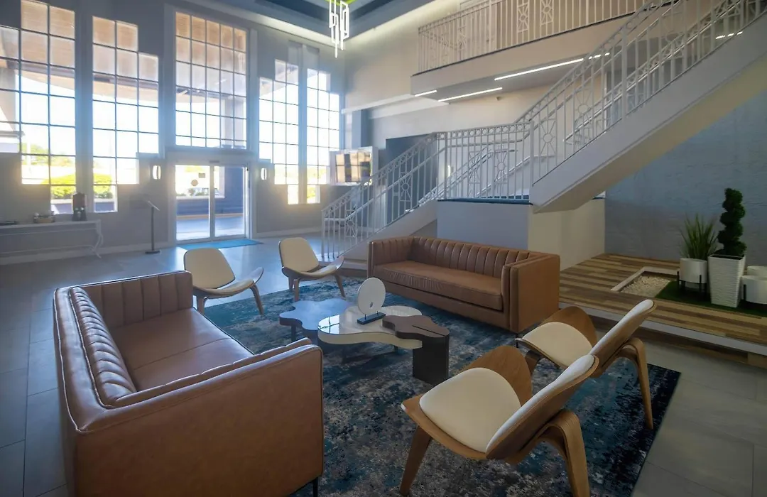 Clarion Inn & Suites Central Clearwater Beach-1