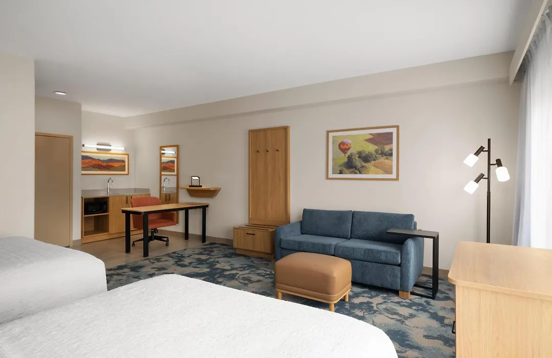 Hampton Inn & Suites Ontario-1