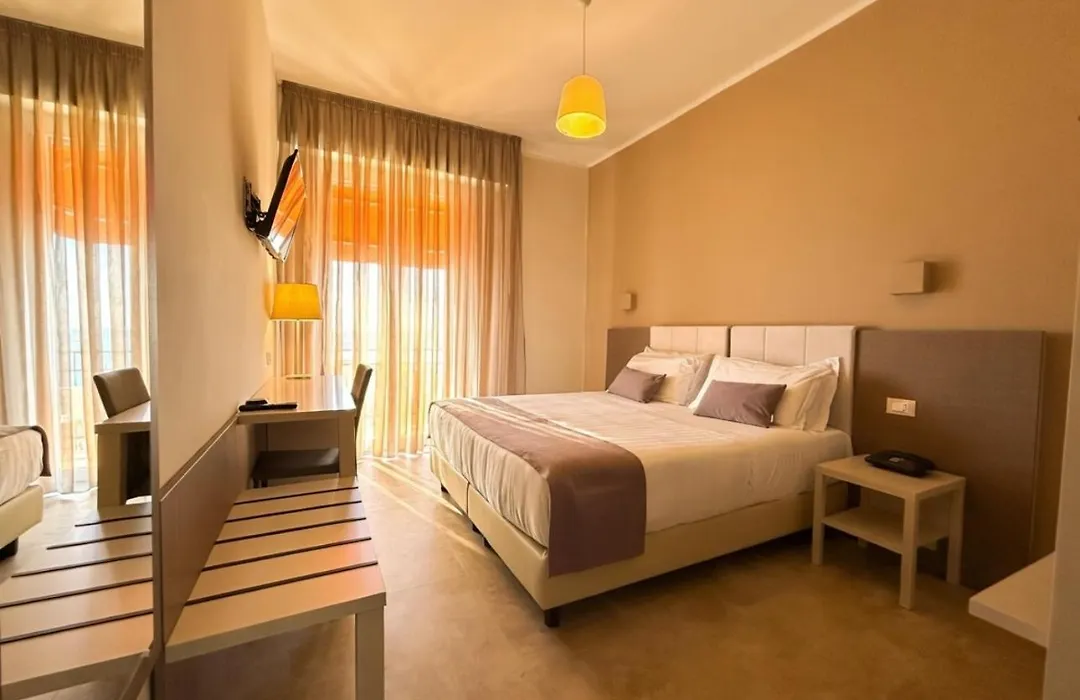 Hotel Mediterraneo-1