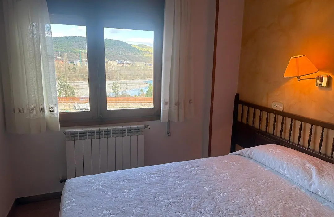 Hostal Pirineos Ainsa-1